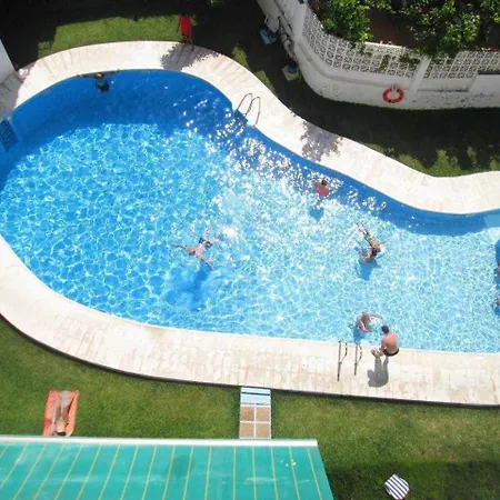 ¡playa Torrecilla, A Un Paso Del Centro Peatonal! Nerja