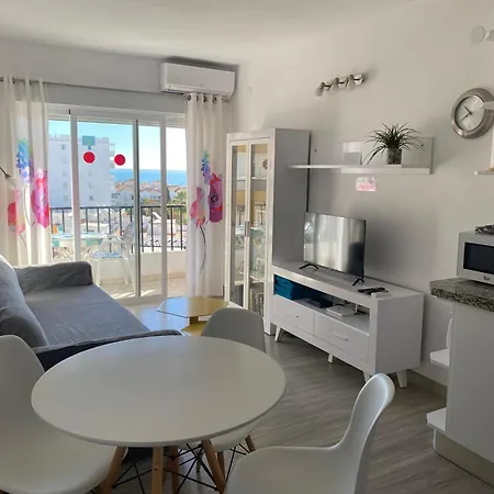 ¡playa Torrecilla, A Un Paso Del Centro Peatonal! Nerja