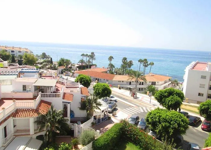 ¡playa Torrecilla, A Un Paso Del Centro Peatonal! Nerja